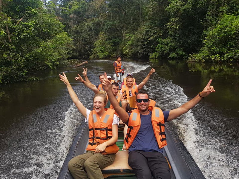 Viaje por el rio Cuyabeno en canoa